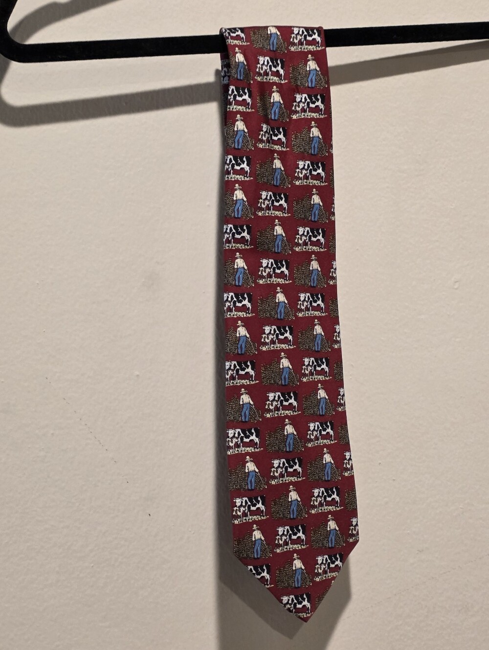 Burberrys Vintage 100% Silk Men's Burgundy Farmer Tie - Cowboy & Cow Pattern